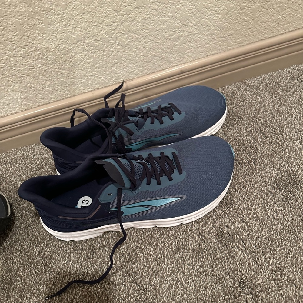 Altra Torin 6  Size 13 NWOT